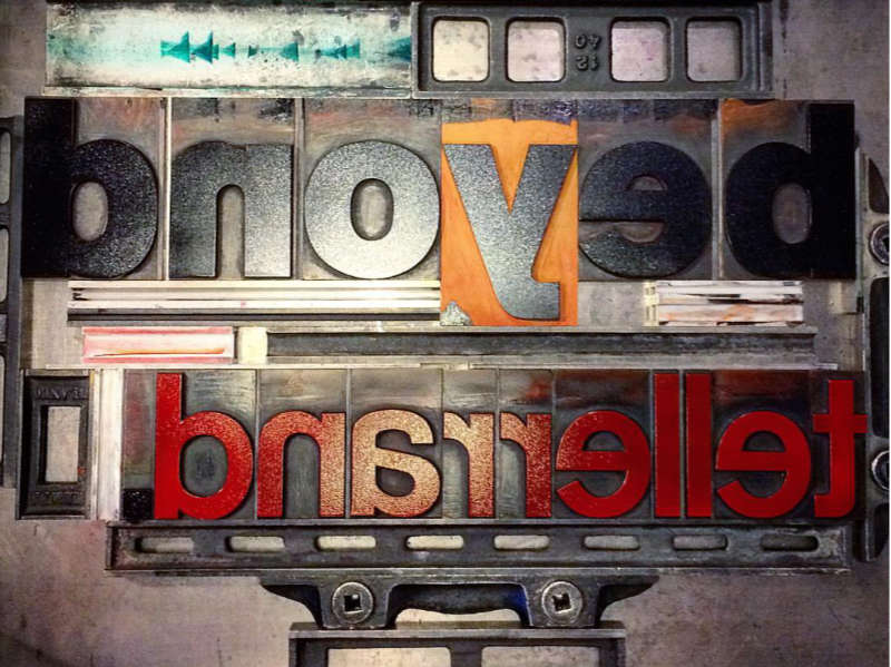 Photo showing the wooden letters I set – beyond in black and tellerrand in red