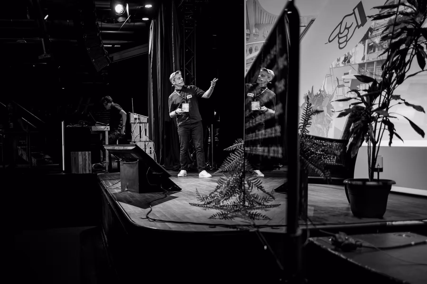 Photo of Vic Lee taken at beyond tellerrand in Berlin 2022 by Florian Ziegler