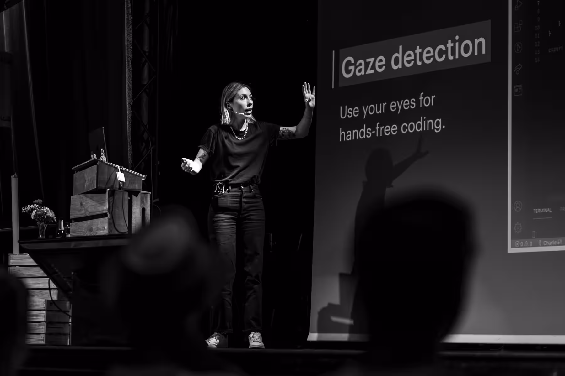 Photo of Charlie Gerard taken at beyond tellerrand in Berlin 2023 by Florian Ziegler