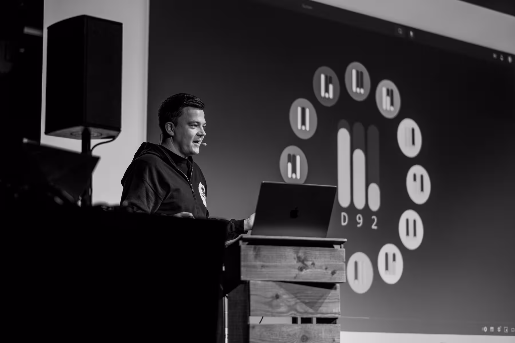 Photo of Manuel Matuzovic taken at beyond tellerrand in Berlin 2024 by Florian Ziegler