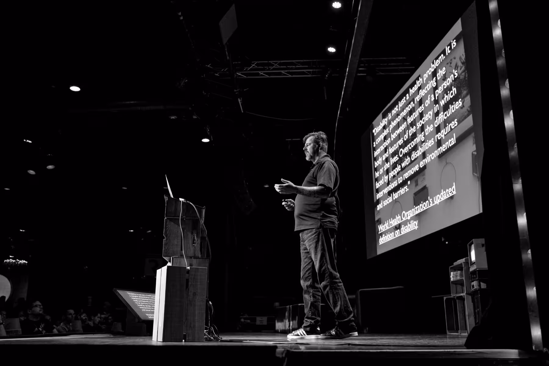 Photo of Karl Groves taken at beyond tellerrand in Düsseldorf 2018 by Florian Ziegler