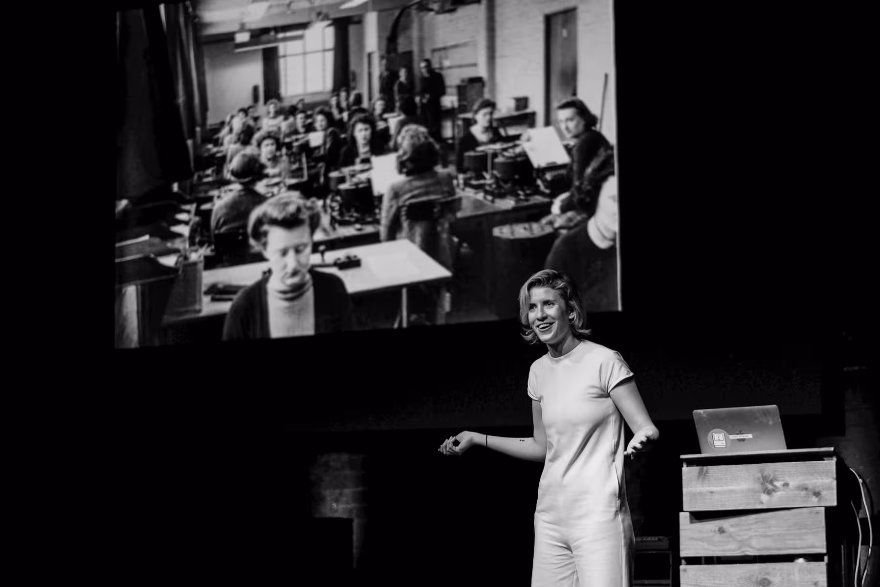 Photo of Claire L. Evans taken at beyond tellerrand in Düsseldorf 2018 by Florian Ziegler