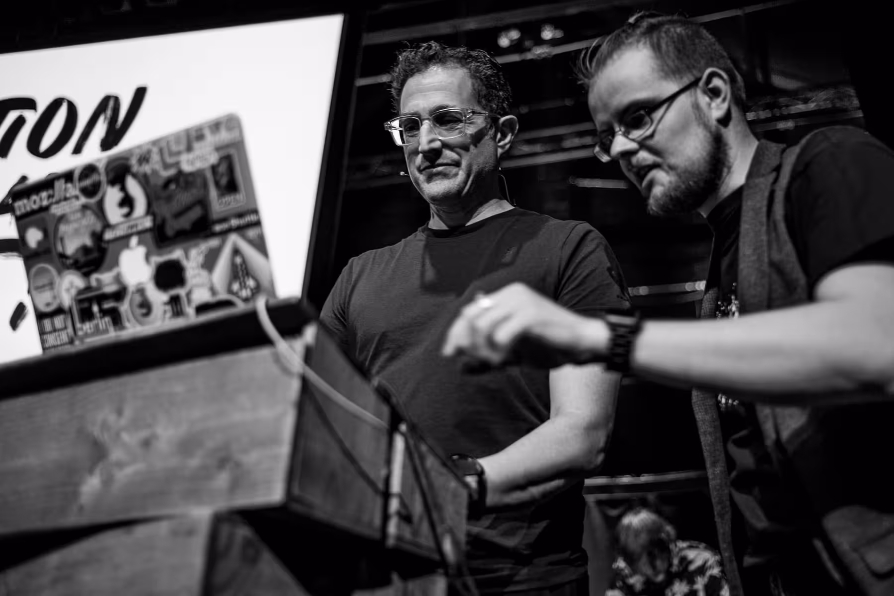 Photo of Tantek Çelik taken at beyond tellerrand in Düsseldorf 2019 by Florian Ziegler