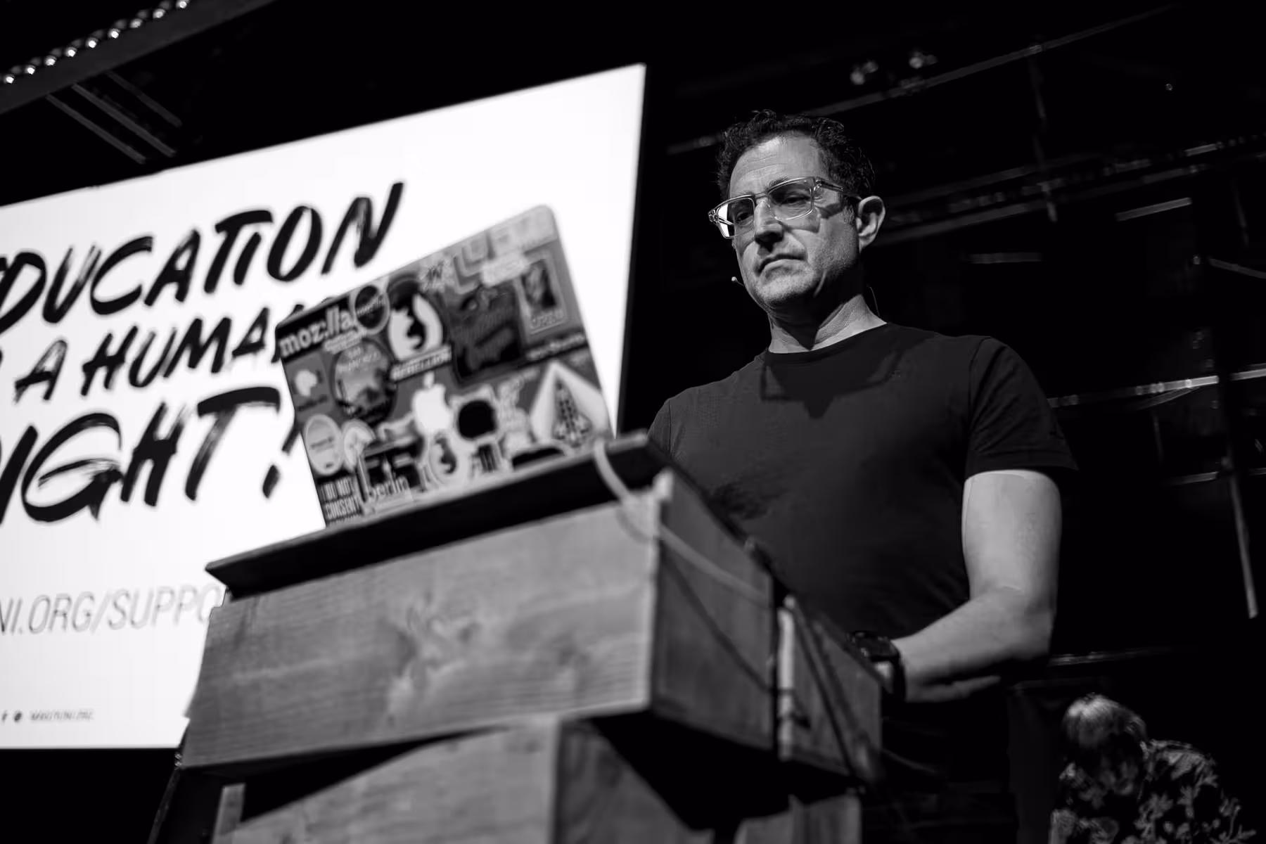 Photo of Tantek Çelik taken at beyond tellerrand in Düsseldorf 2019 by Florian Ziegler