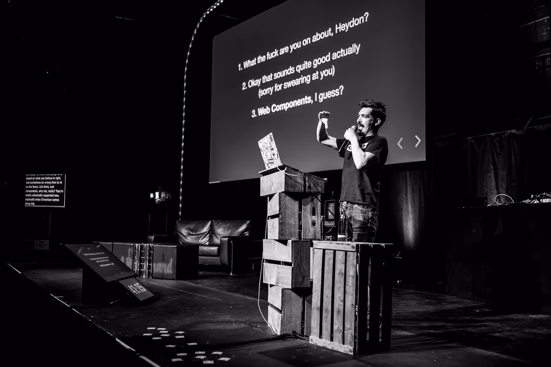 Photo of Heydon Pickering taken at beyond tellerrand in Düsseldorf 2019 by Florian Ziegler