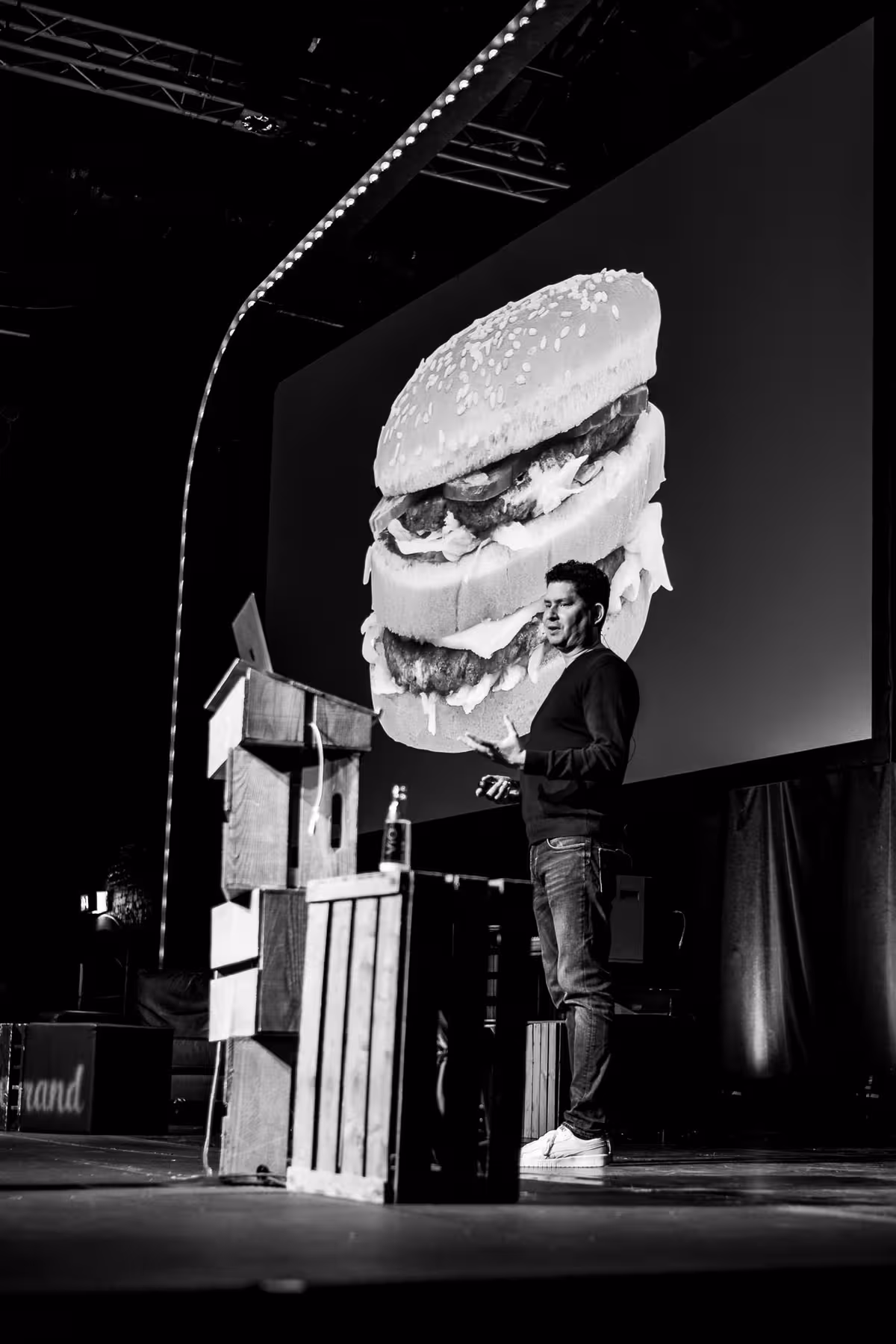 Photo of Stephen Hay taken at beyond tellerrand in Düsseldorf 2019 by Florian Ziegler