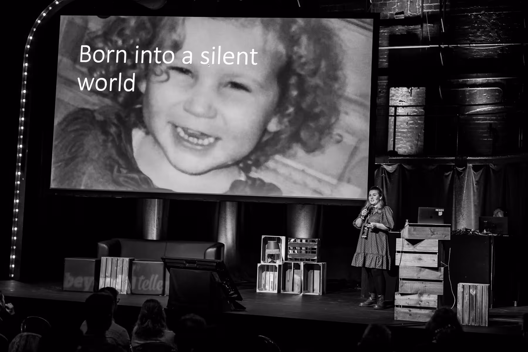 Photo of Molly Watt taken at beyond tellerrand in Düsseldorf 2021 by Florian Ziegler