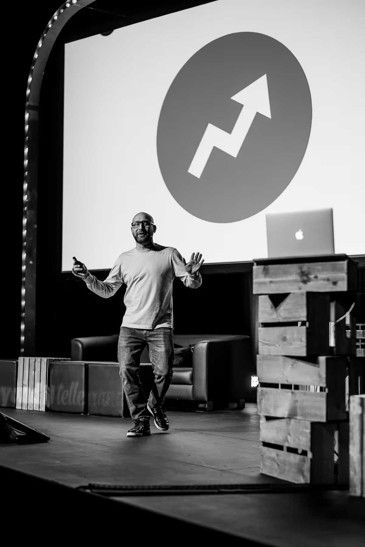 Photo of Jeff Greenspan taken at beyond tellerrand in Düsseldorf 2021 by Florian Ziegler