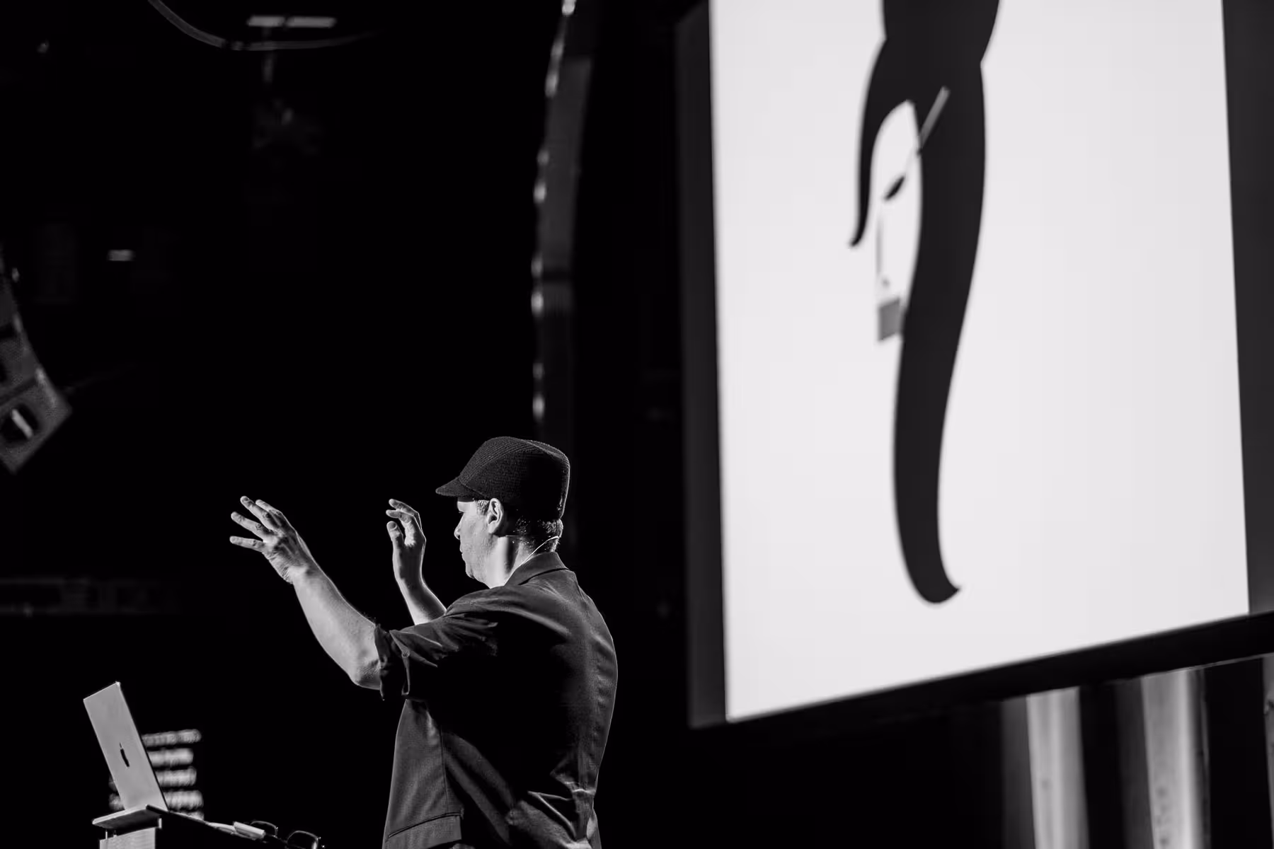 Photo of Noma Bar taken at beyond tellerrand in Düsseldorf 2022 by Florian Ziegler