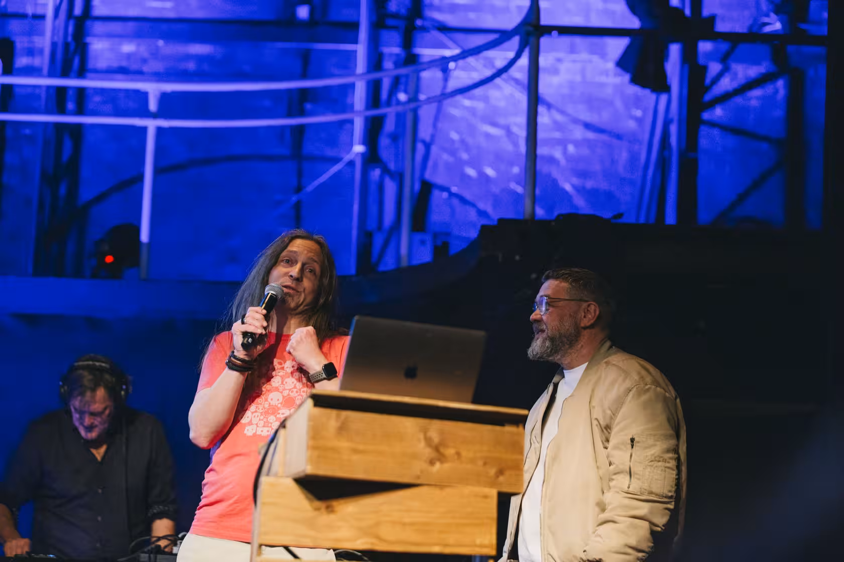 Photo of Eike König taken at beyond tellerrand in Berlin 2023 by Celine Al-Mosawi