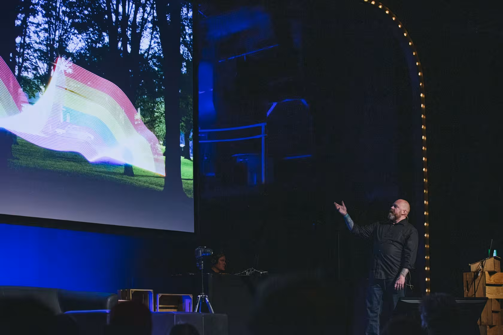 Photo of Hugh Elliott taken at beyond tellerrand in Berlin 2023 by Celine Al-Mosawi