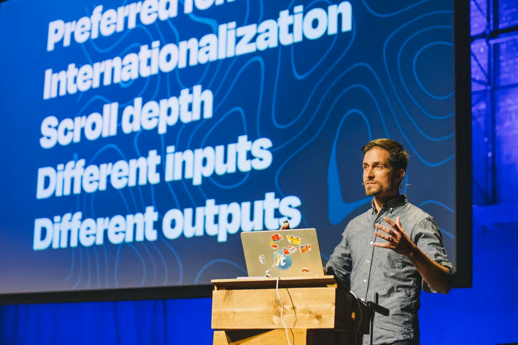 Photo of Scott Kellum taken at beyond tellerrand in Berlin 2023 by Celine Al-Mosawi