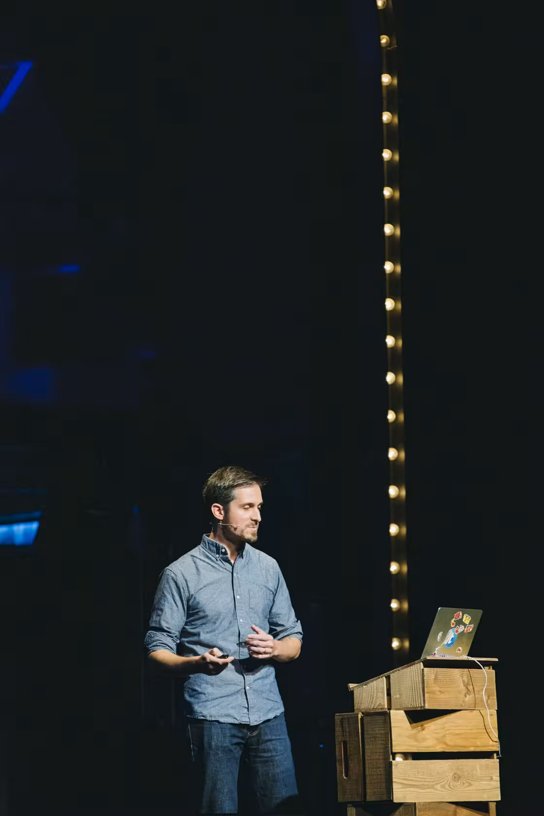Photo of Scott Kellum taken at beyond tellerrand in Berlin 2023 by Celine Al-Mosawi