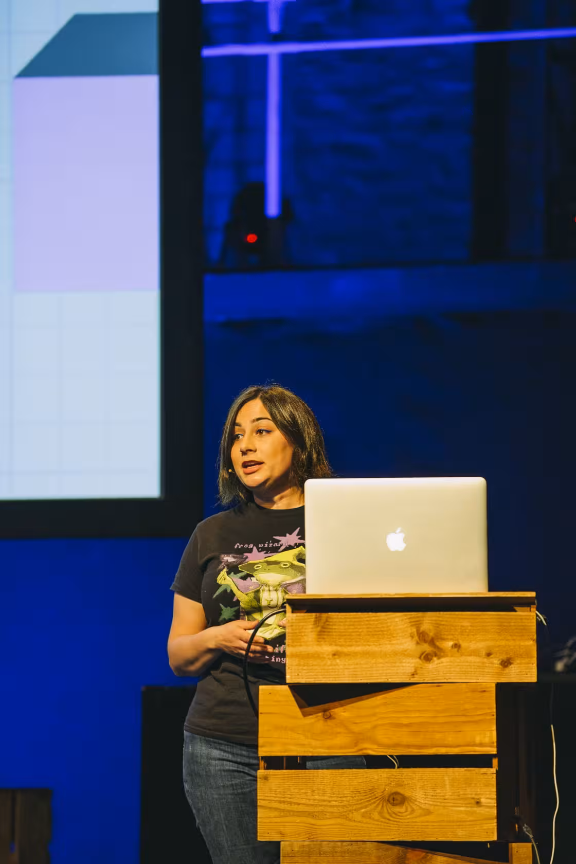 Photo of Sophie Koonin taken at beyond tellerrand in Berlin 2023 by Celine Al-Mosawi