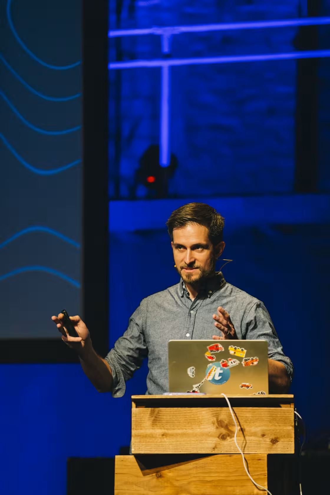 Photo of Scott Kellum taken at beyond tellerrand in Berlin 2023 by Celine Al-Mosawi
