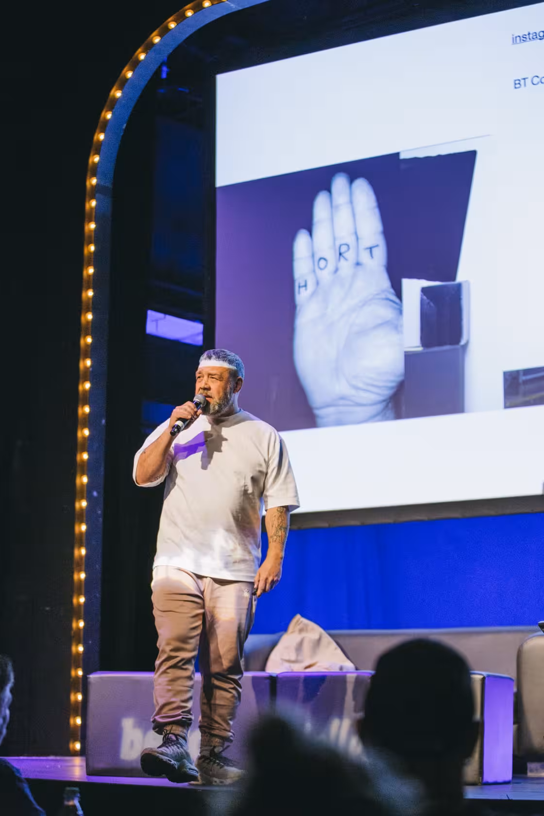 Photo of Eike König taken at beyond tellerrand in Berlin 2023 by Celine Al-Mosawi