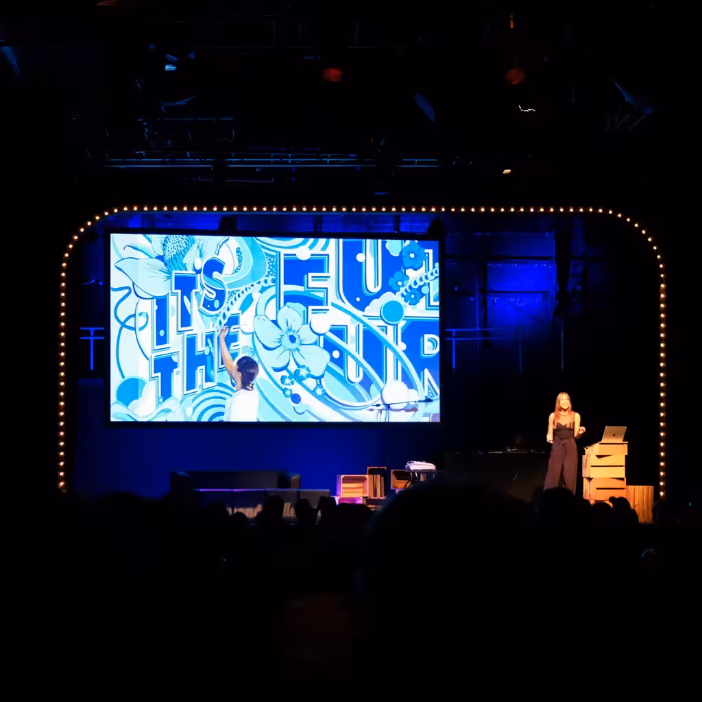 Photo of Gemma O’Brien taken at beyond tellerrand in Düsseldorf 2023 by Bart van Kersavond