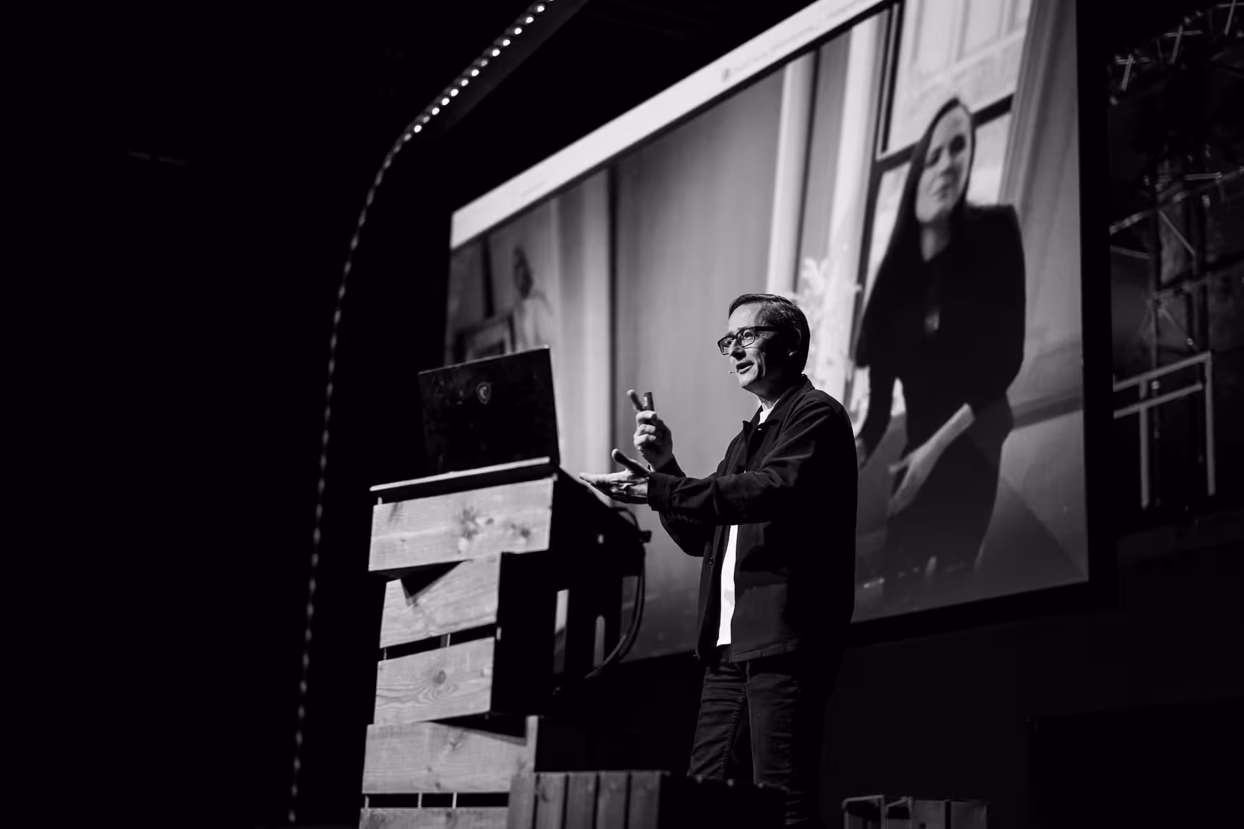 Photo of Mario Klingemann taken at beyond tellerrand in Düsseldorf 2023 by Florian Ziegler