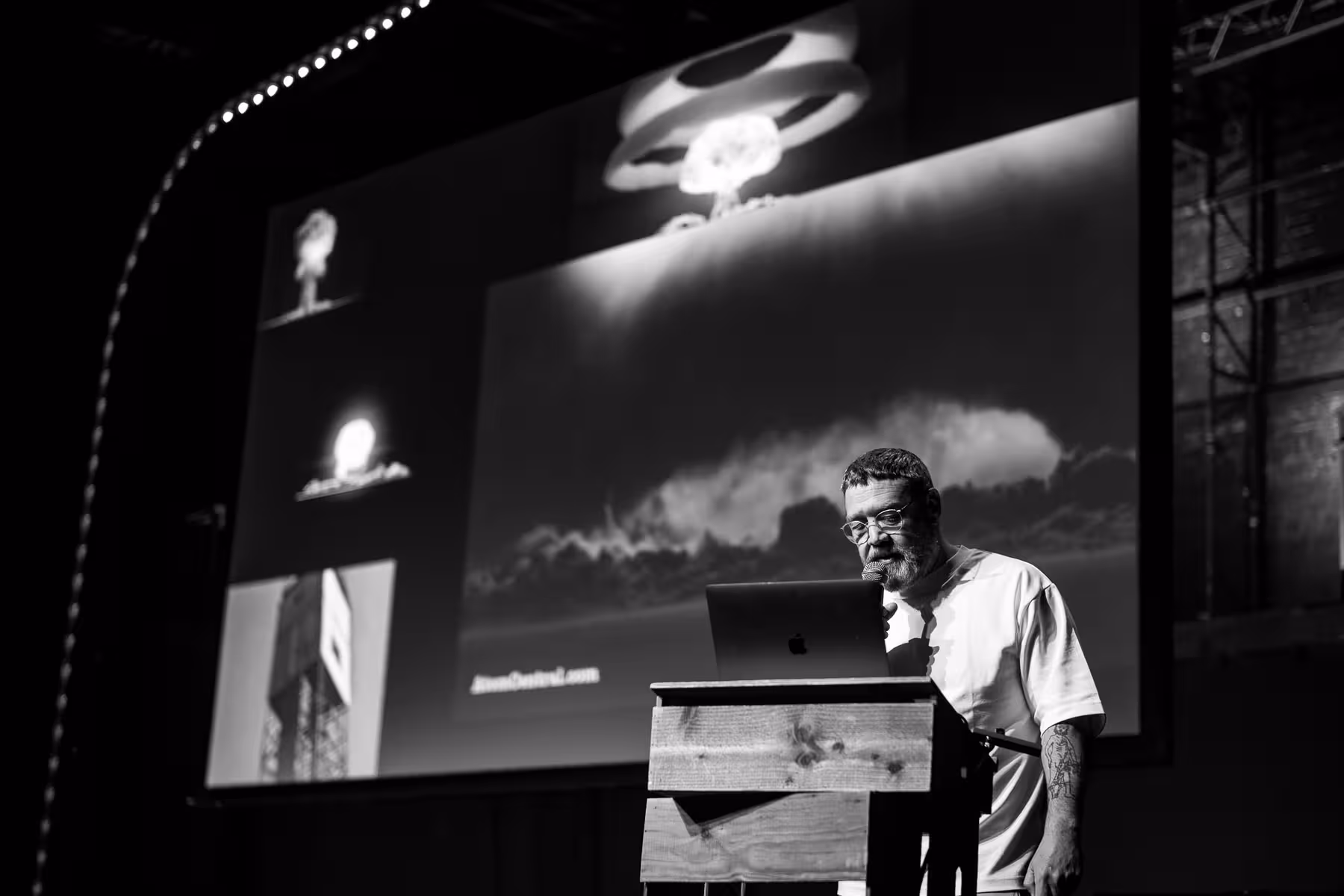 Photo of Eike König taken at beyond tellerrand in Düsseldorf 2023 by Florian Ziegler
