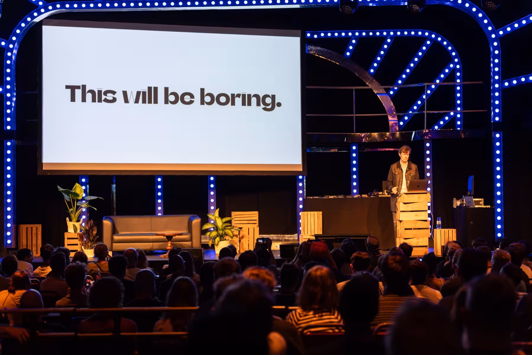 Photo of Stefan Sagmeister taken at beyond tellerrand in Düsseldorf 2023 by Udo Fritsch