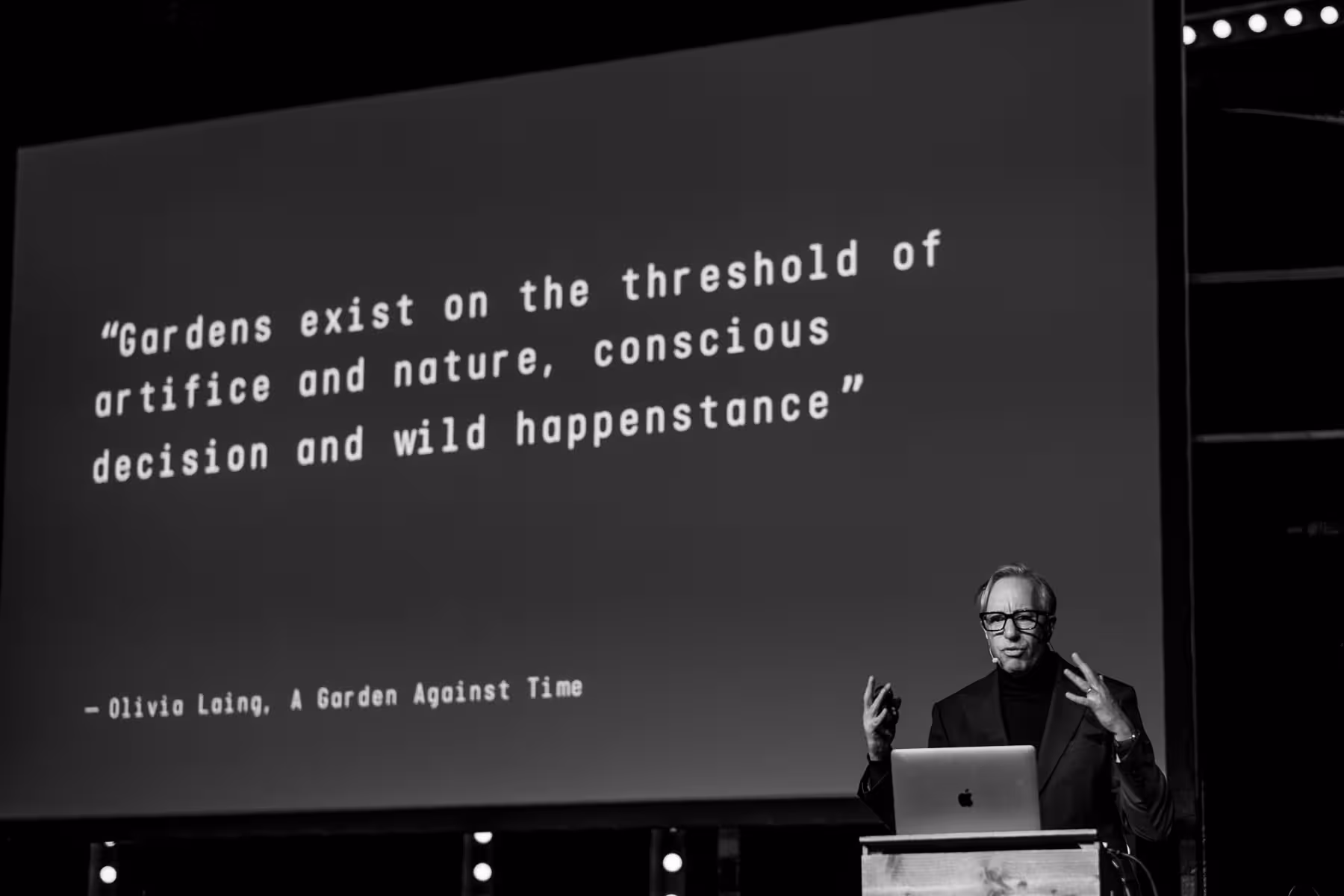 Photo of Brendan Dawes taken at beyond tellerrand in Düsseldorf 2025 by Florian Ziegler