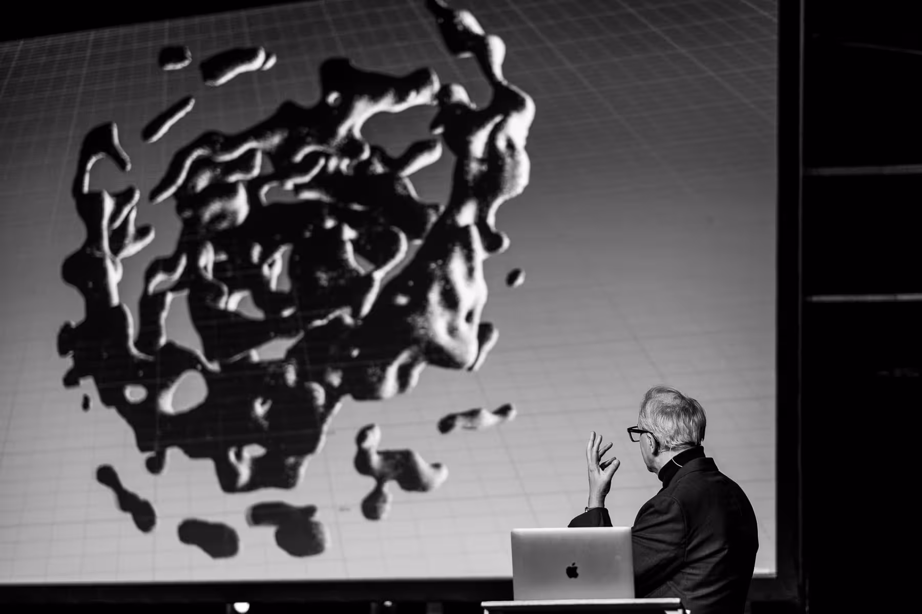 Photo of Brendan Dawes taken at beyond tellerrand in Düsseldorf 2025 by Florian Ziegler