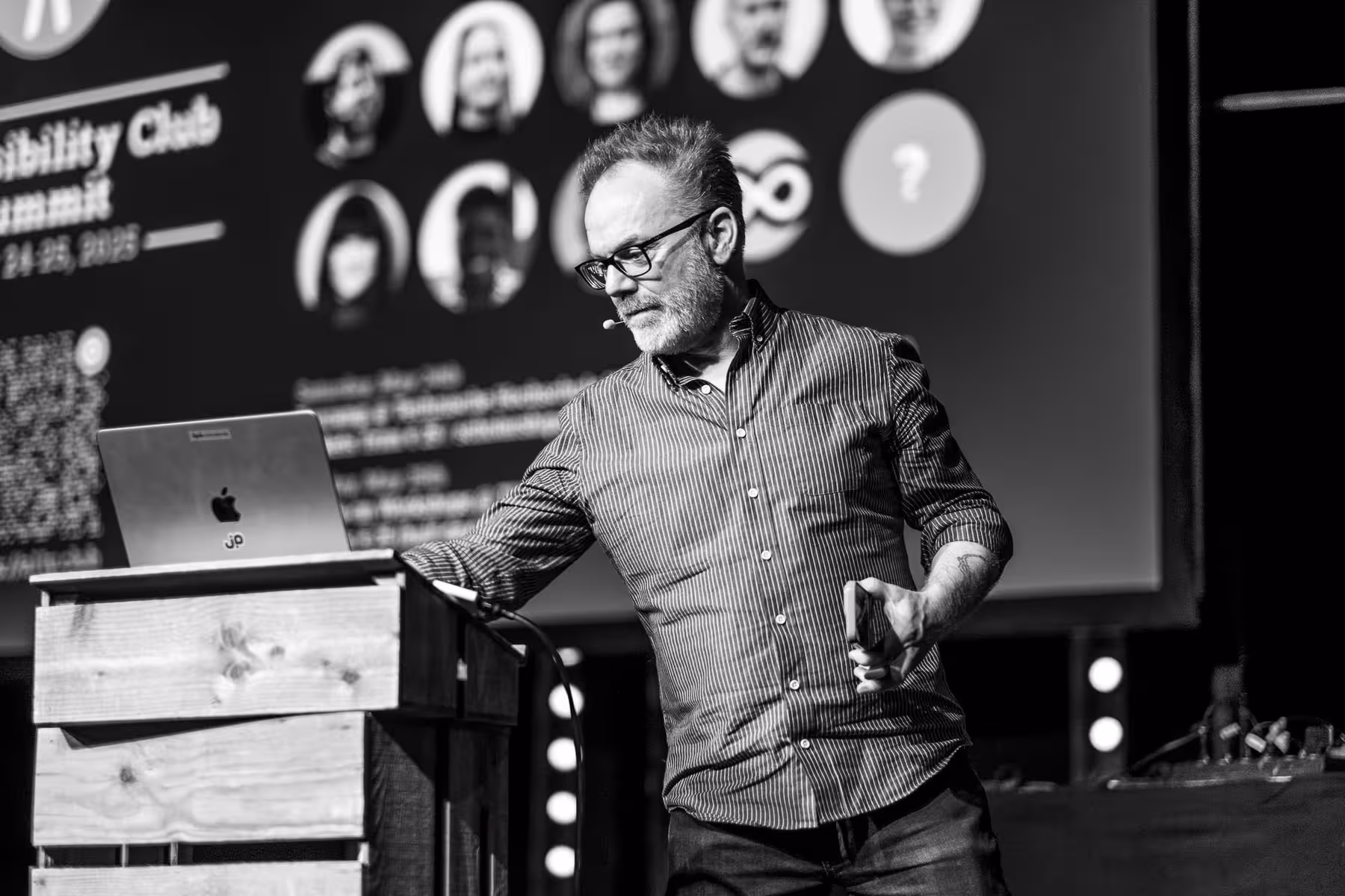 Photo of Jason Pamental taken at beyond tellerrand in Düsseldorf 2025 by Florian Ziegler