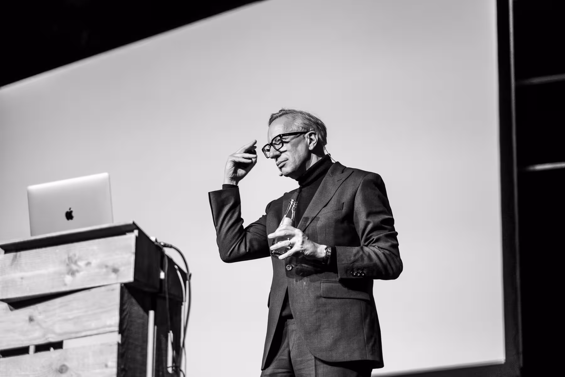Photo of Brendan Dawes taken at beyond tellerrand in Düsseldorf 2025 by Florian Ziegler
