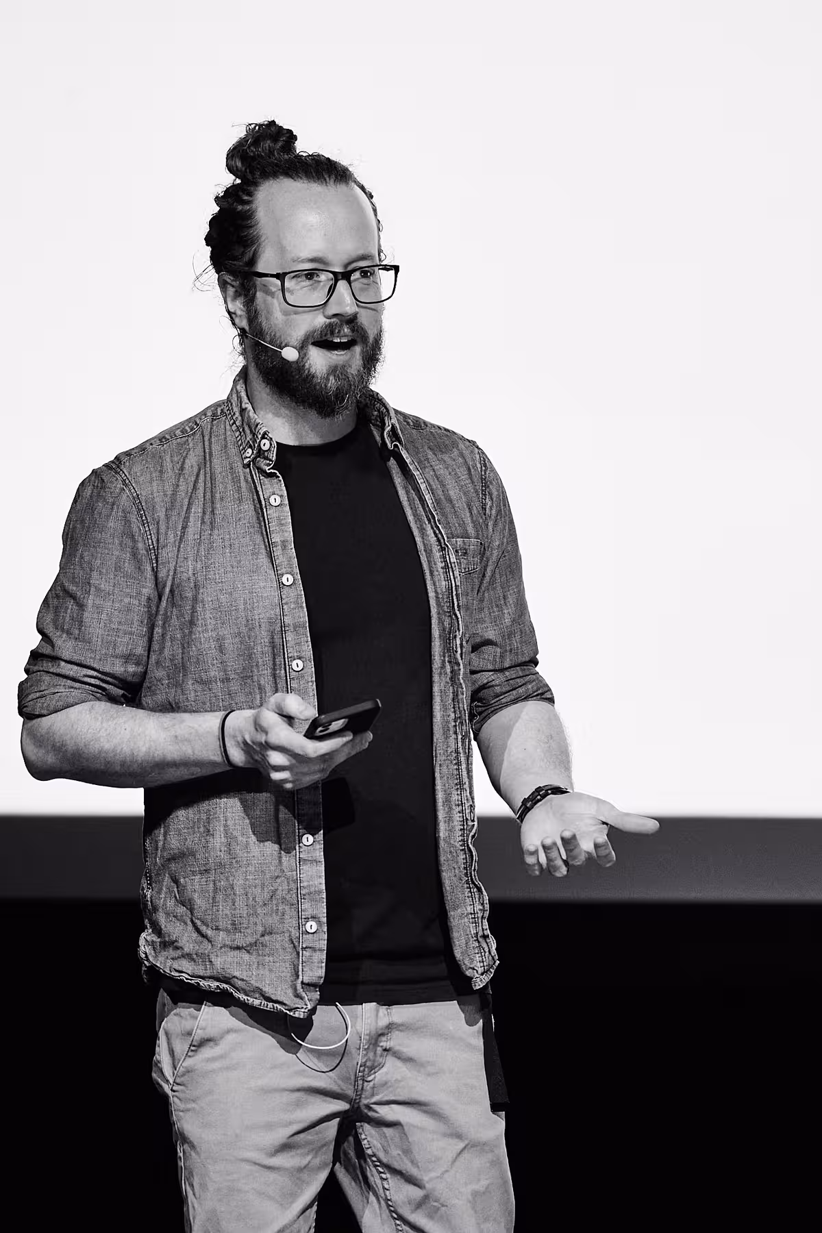 Photo of Elliot Jay Stocks taken at beyond tellerrand in Hamburg 2022 by Norman Posselt