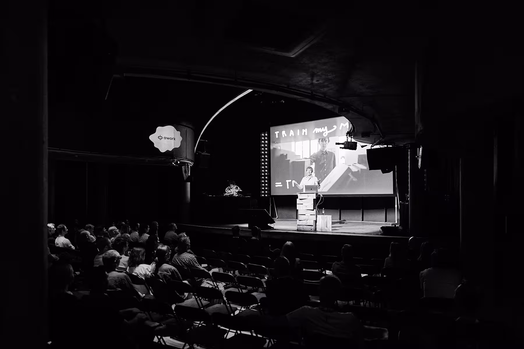 Photo of Stefan Sagmeister taken at beyond tellerrand in Hamburg 2022 by Norman Posselt