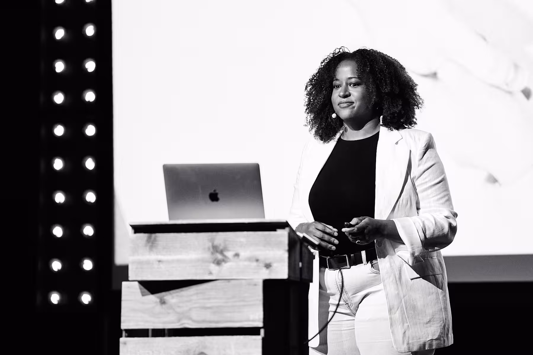 Photo of Sharon Steed taken at beyond tellerrand in Hamburg 2022 by Norman Posselt