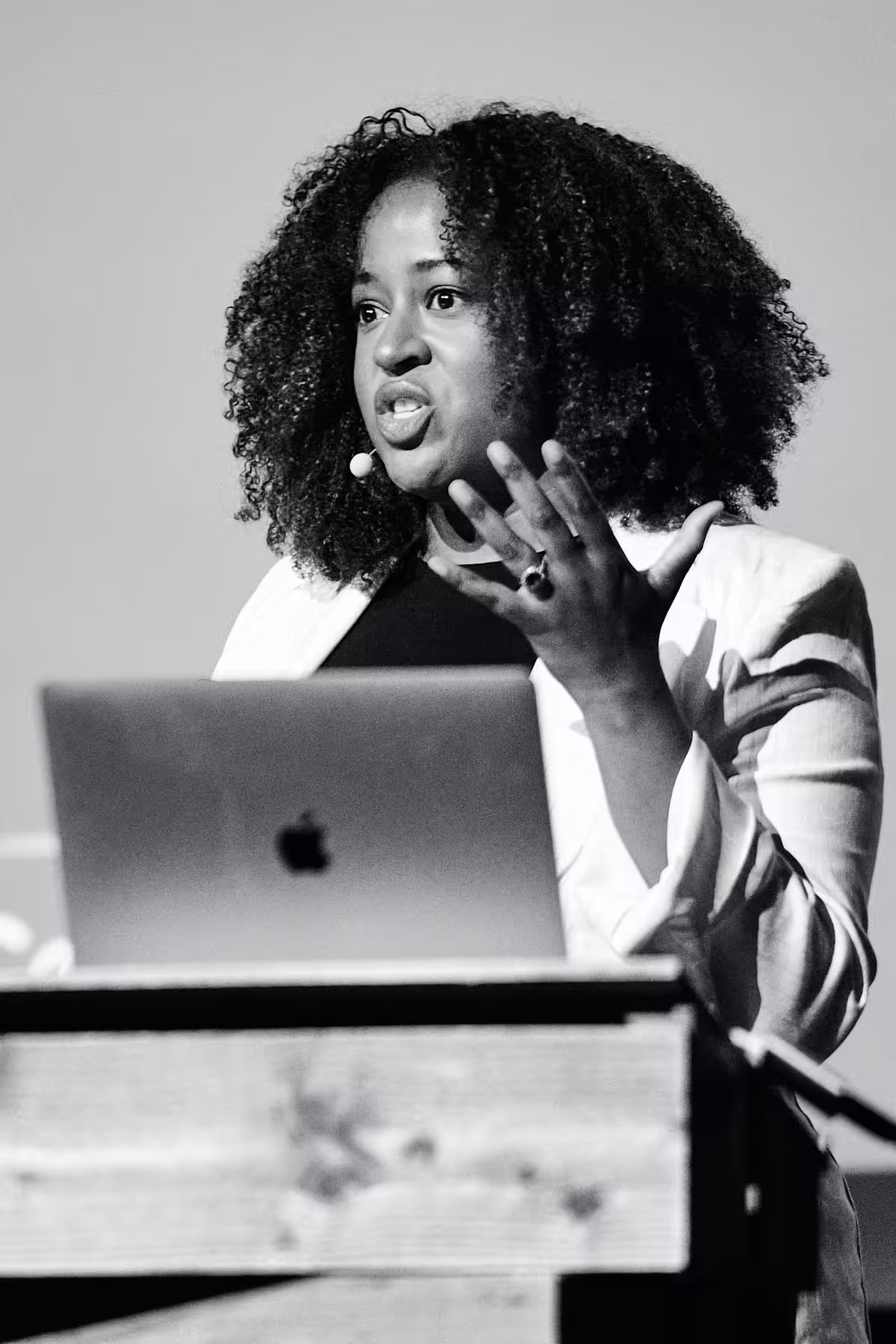 Photo of Sharon Steed taken at beyond tellerrand in Hamburg 2022 by Norman Posselt