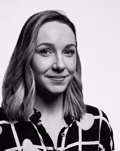 Portrait of Cassie Evans taken at beyond tellerrand in Berlin 2019 by Norman Posselt