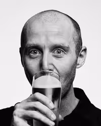 Portrait of Mike Hill taken at beyond tellerrand in Berlin 2019 by Norman Posselt