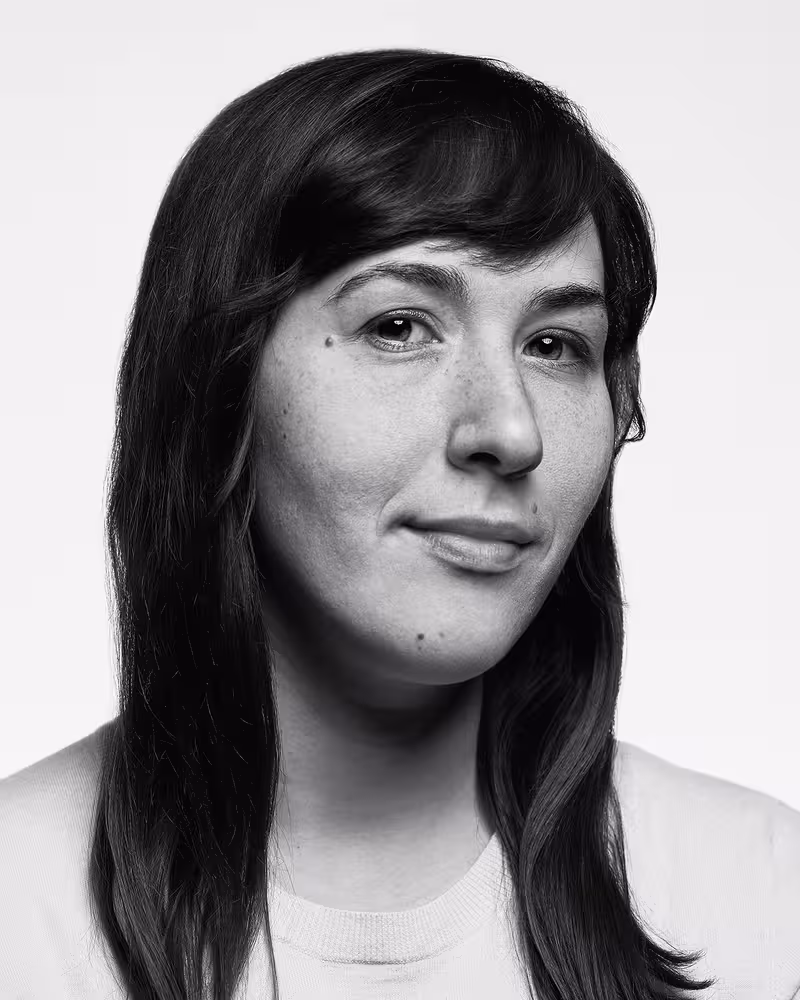 Portrait of Natalya Shelburne taken at beyond tellerrand in Berlin 2019 by Norman Posselt