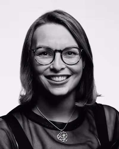 Portrait of Charlotte Dann taken at beyond tellerrand in Berlin 2019 by Norman Posselt