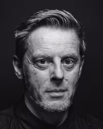 Portrait of Vic Lee taken at beyond tellerrand in Berlin 2022 by Norman Posselt