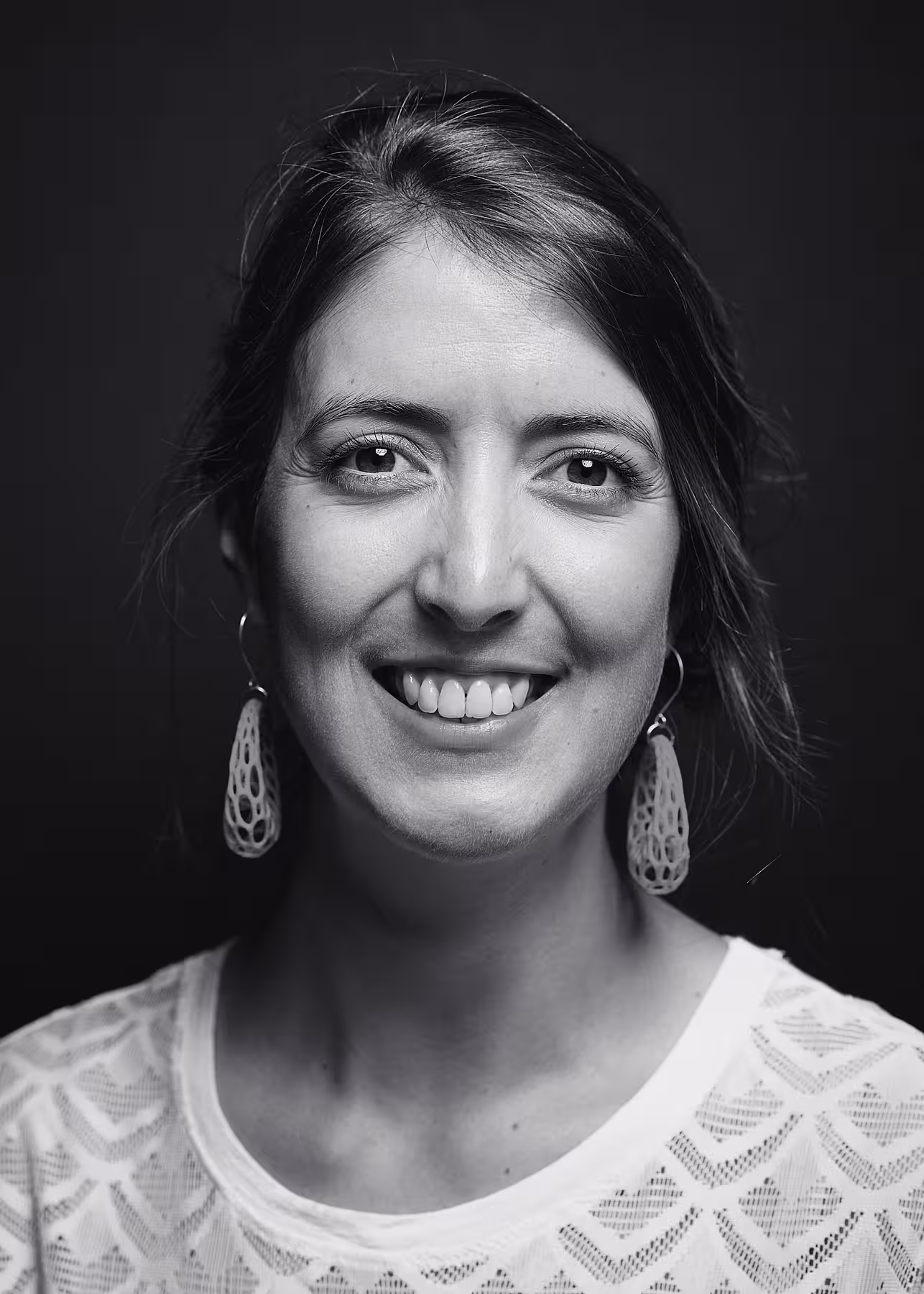 Portrait of Nadieh Bremer taken at beyond tellerrand in Berlin 2022 by Norman Posselt