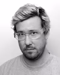 Portrait of Joel Gethin Lewis taken at beyond tellerrand in Berlin 2023 by Norman Posselt