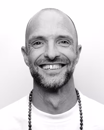 Portrait of Josh Brewer taken at beyond tellerrand in Berlin 2023 by Norman Posselt