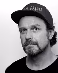 Portrait of Niels Kiené taken at beyond tellerrand in Berlin 2023 by Norman Posselt