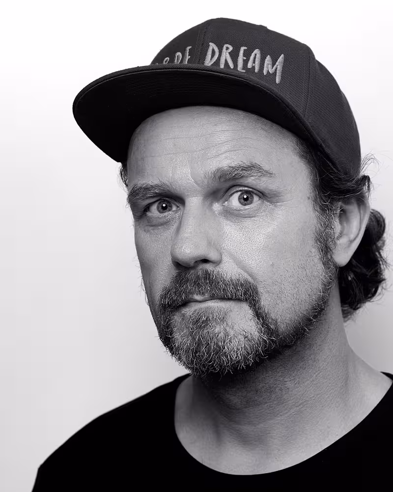 Portrait of Niels Kiené taken at beyond tellerrand in Berlin 2023 by Norman Posselt