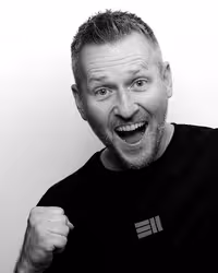 Portrait of Robert Hranitzky taken at beyond tellerrand in Berlin 2023 by Norman Posselt