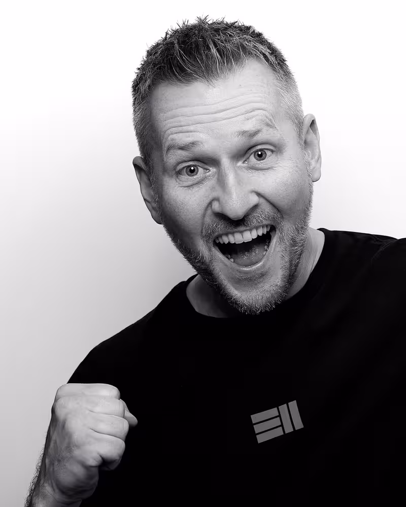 Portrait of Robert Hranitzky taken at beyond tellerrand in Berlin 2023 by Norman Posselt