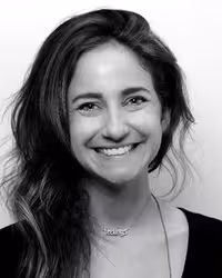 Portrait of Emily Anhalt taken at beyond tellerrand in Berlin 2023 by Norman Posselt