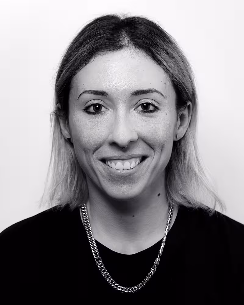 Portrait of Charlie Gerard taken at beyond tellerrand in Berlin 2023 by Norman Posselt