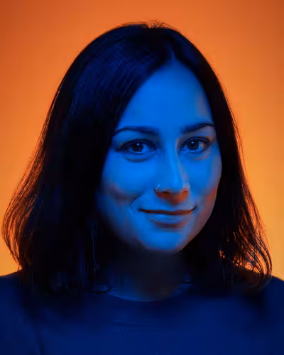 Portrait of Sophie Koonin taken at beyond tellerrand in Berlin 2024 by Norman Posselt