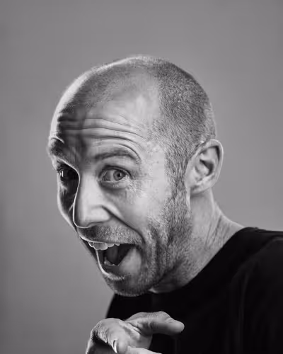 Portrait of Mike Hill taken at beyond tellerrand in Düsseldorf 2019 by Norman Posselt