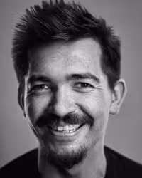 Portrait of Heydon Pickering taken at beyond tellerrand in Düsseldorf 2019 by Norman Posselt