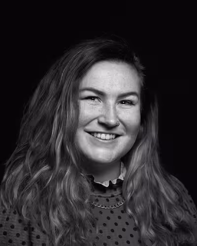 Portrait of Molly Watt taken at beyond tellerrand in Düsseldorf 2021 by Norman Posselt